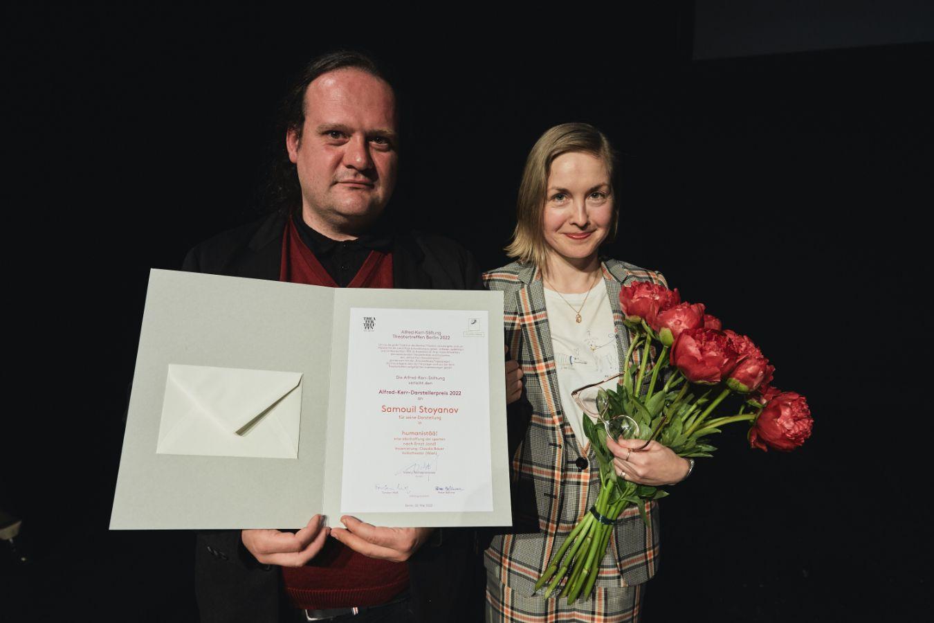 Preisträger Samouil Stoyanov und Jurorin Valery Tscheplanowa