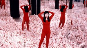 Yayoi Kusama, “Infinity Mirror Room – Phalli’s Field”, 1965 © YAYOI KUSAMA