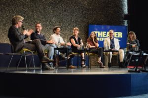 The 2024 Theatertreffen jury answers questions from the audience during the final discussion.